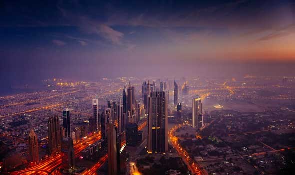  صوت الإمارات - برج خليفة في دبي يتزيّن باللون الأخضر احتفاء باليوم الوطني السعودي
