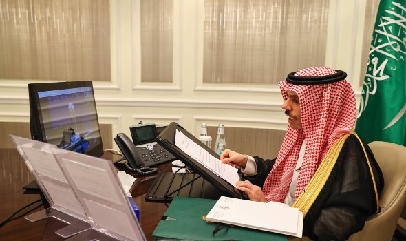  صوت الإمارات - وزير الخارجية السعودي يتلقى اتصالا هاتفيا من نظيره السويسري