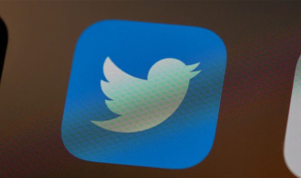  صوت الإمارات - مفوض أوروبي يهدد بفرض غرامات على «تويتر» وإغلاقه في أوروبا