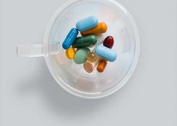  صوت الإمارات - أبرز الآثار الجانبية للإفراط بتناول الفيتامينات المتعددة