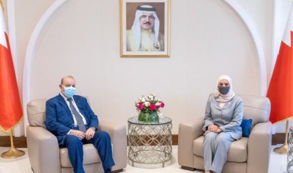  صوت الإمارات - صقر غباش يعقد جلسة مباحثات مع رئيس مجلس النواب البحريني