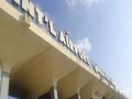 صوت الإمارات - صاروخان حوثيان يسقطان داخل مطار عدن قرب طائرة ركاب متجهة إلى القاهرة وسط تصاعد الهجمات في اليمن