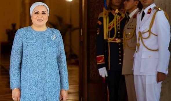 السيدة انتصار السيسى وقرينة الرئيس التركى تزُوران مقر الهلال الأحمر المصري