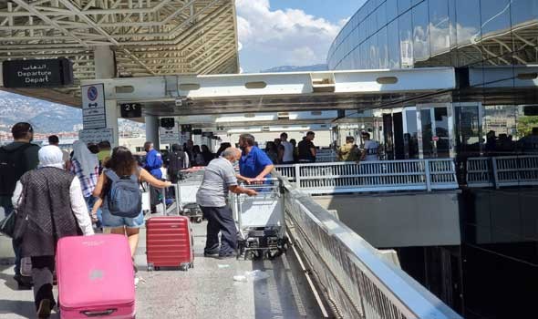  صوت الإمارات - مطار بيروت يستأنف رحلاته عقب إغلاق الأجواء 6 ساعات ووزير النقل يصف حالة الإرباك بـ"الطبيعية"