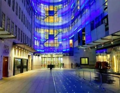  صوت الإمارات - وفاة الإعلامي محمود المسلمي كبير المذيعين بهيئة الإذاعة البريطانية في لندن