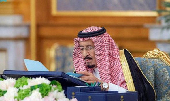 صوت الإمارات - الملك سلمان يشيد بجهود قمة مكة في تعزيز الشراكة الدفاعية بين السعودية وتركيا وباكستان