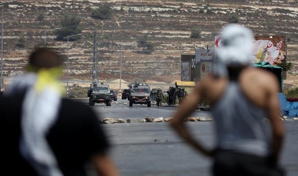 الاحتلال الإسرائيلي يعتدي على المصلين أثناء توجههم لأداء صلاة الجمعة بالمسجد الأقصى