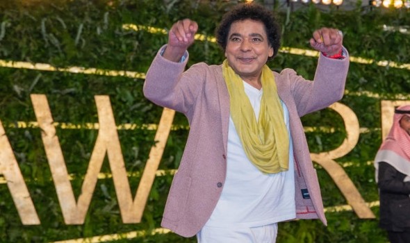 محمد منير يعلن سر استمراره على القمة ويعلق على حالة الغناء حالياً