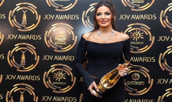  صوت الإمارات - نادين نجيم تكشف كواليس مؤثرة من مسلسل "ممكن" وتوضح سر اختلاف شخصيتها