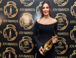  صوت الإمارات - نادين نجيم تتألق بإطلالة راقية في حفل توزيع جوائز Joy awards