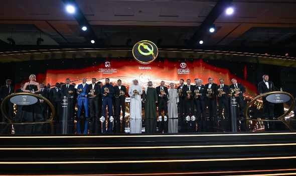  صوت الإمارات - منصور بن محمد يتوّج نجوم العالم لكرة القدم الفائزين بـ "جائزة دبي جلوب سوكر"