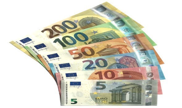  صوت الإمارات - اليورو يواصل التعافي لليوم الثاني وسط ترقب بيانات التضخم الأوروبية