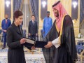  صوت الإمارات - ولي العهد السعودي يستقبل صفية السهيل و يقبل إعتمادها كسفير فوق العادة لبغداد في المملكة