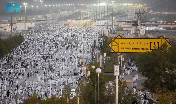  صوت الإمارات - عبد اللطيف آل الشيخ يؤكد مسؤولية السعودية في تأمين الحجاج وضمان سلامتهم خلال أداء المناسك