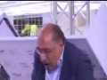  صوت الإمارات - لوحة تسقط على رأس وزير أردني على الهواء خلال لقاء تلفزيوني
