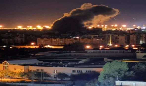 صوت الإمارات - غارات إسرائيلية عنيفة على مواقع لحزب الله في جنوب لبنان