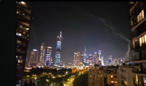  صوت الإمارات - إيران تطلق صواريخ باليستية على إسرائيل وتدخّن أعالي تل أبيب