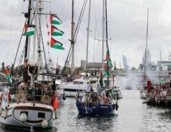  صوت الإمارات - مصلحة السجون الإسرائيلية تبدأ نقل أعضاء أسطول الصمود إلى مطار رامون تمهيدًا لترحيلهم خارج البلاد