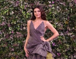  صوت الإمارات - في ذكرى ميلاد كريستيان ديور إطلالات النجمات تتألق بتوقيع الدار الفرنسية