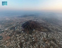  صوت الإمارات - جبل الحيلة بمحايل عسير معلم سياحي يتصدر تكويناً جيولوجياً فريداً