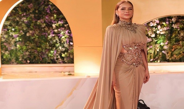 صوت الإمارات - إطلالات نجمات Joy Awards 2026 ترسم ملامح صيحات شتاء الموسم بين الكاب والمخمل والحرير