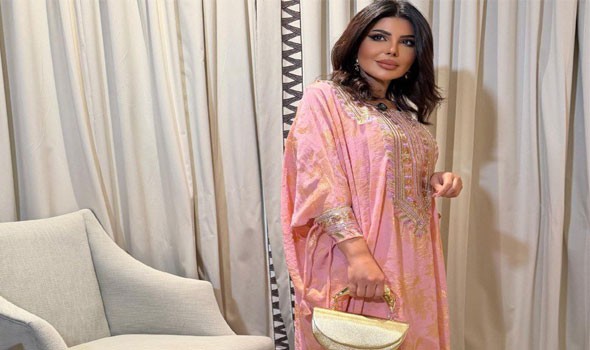  صوت الإمارات - إطلالات بلمسات اللون الوردي يمكن أن تلهمك لأيام عيد الفطر 2026 من وحي عاشقات الموضة