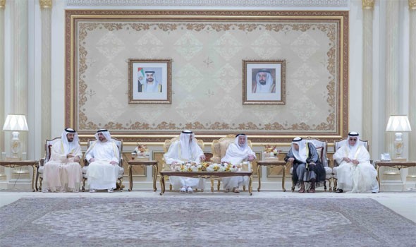  صوت الإمارات - حاكم الشارقة يستقبل المهنئين بعيد الفطر السعيد في قصر البديع