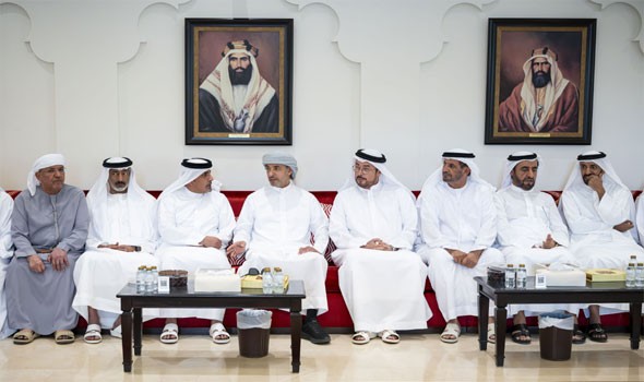 صوت الإمارات - هزاع بن زايد يقدم العزاء في وفاة فاطمة بنت مطر بن عميرة الشامسي