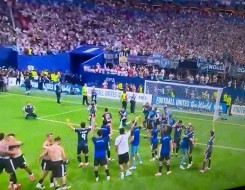  صوت الإمارات - الأرجنتين تهزم إنجلترا بهدفين مقابل هدف واحد وحرب "الفوكلاند" تشعل الجدل قبل المباراة