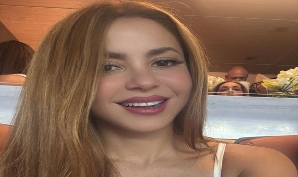  صوت الإمارات - شاكيرا تحيي حفلاً غنائيًا عند أهرامات الجيزة في نوفمبر بعد غياب 19 عامًا
