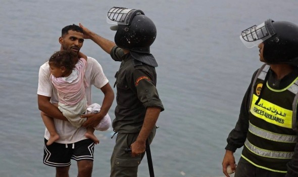  صوت الإمارات - فون دير لاين تدعو إلى تحرك أوروبي موحد بعد تدفق آلاف المهاجرين إلى سبتة