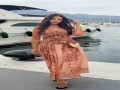  صوت الإمارات - 10 إطلالات جمعت بين الراحة والأناقة لدرة خلال رحلتها الصيفية